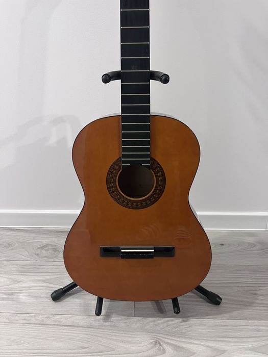 Stojak statyw na gitare klasyczną elektryczną regulowany