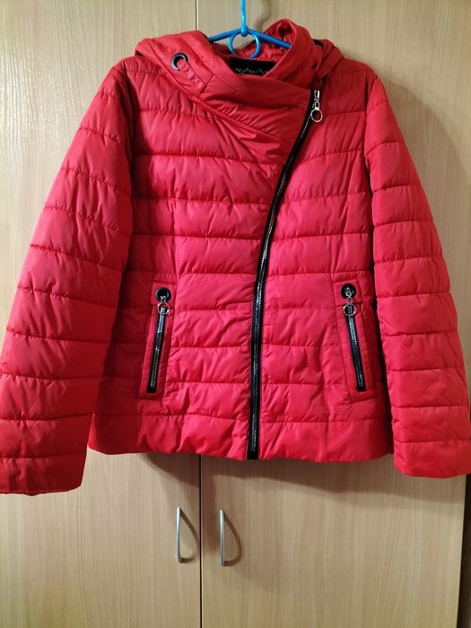 Куртка жіноча червона