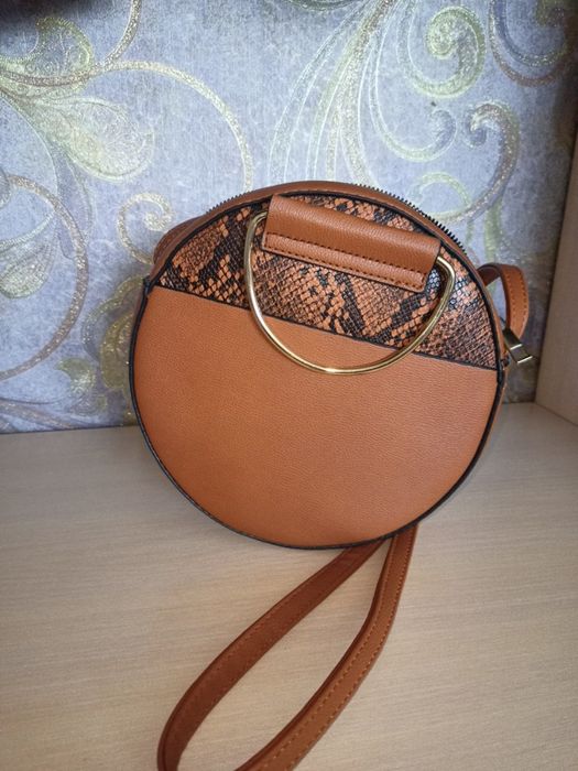 Стильна кругла сумочка