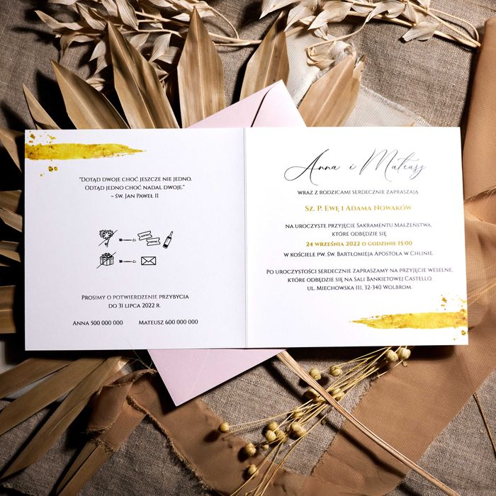 Zaproszenia ślubne ze zdjęciem i złotymi elementami
