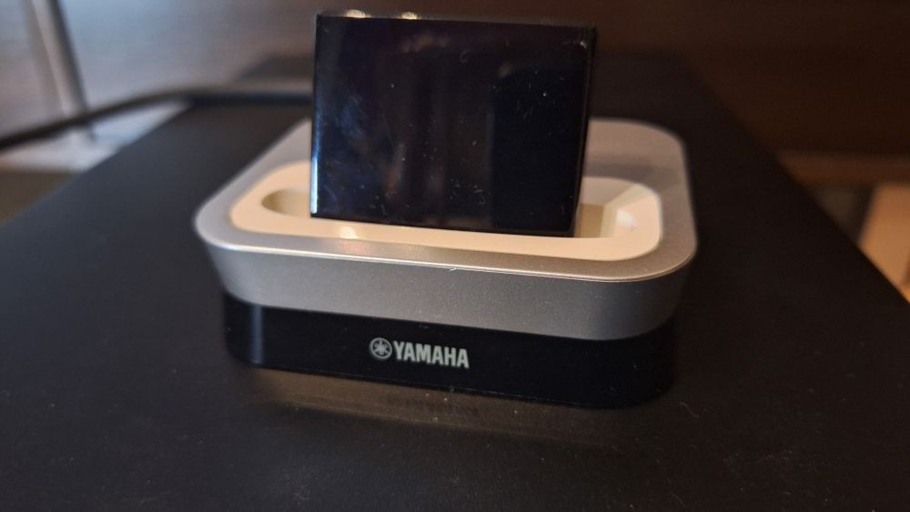 Yamaha RX-E 810 DVD, amplituner, Bluetooth , pianocraft