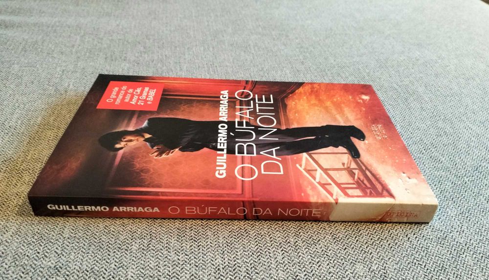 Livro "O búfalo da noite" de Guillermo Arriaga