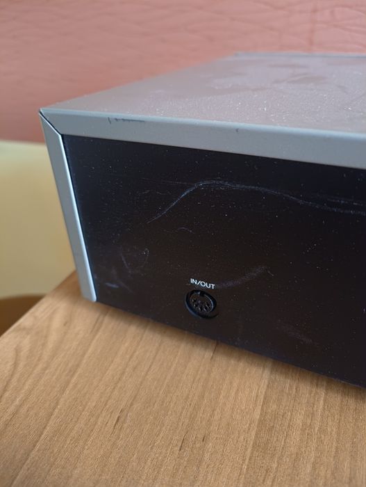 Sprzedam magnetofon kasetowy.