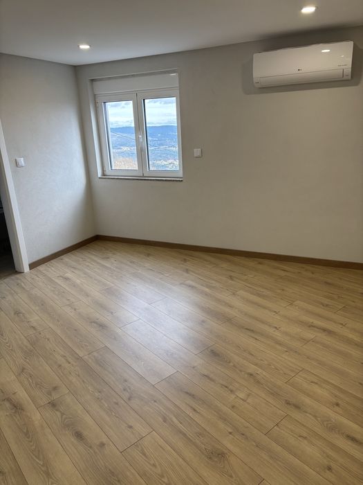 Alugo t2 em cravelas de baixo 8 km de vila real