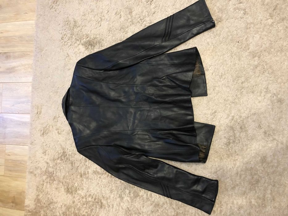 Шкіряний піджак жіночий.