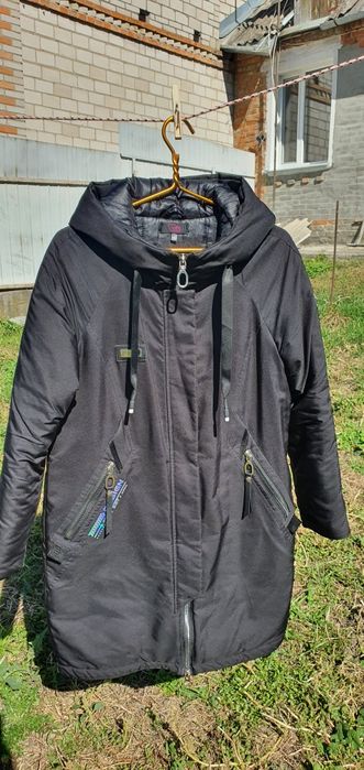 Зимове жіноче тепле пальто,б\у в хорошому стані,розмір 50-52