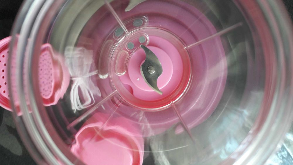 Портативный блендер SmartJuiceCupFruits заряжается от USB Новый!