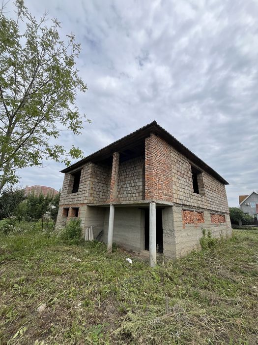 Недобудова 130 м2 приват ділянка 10 соток Берегово вул. Буча