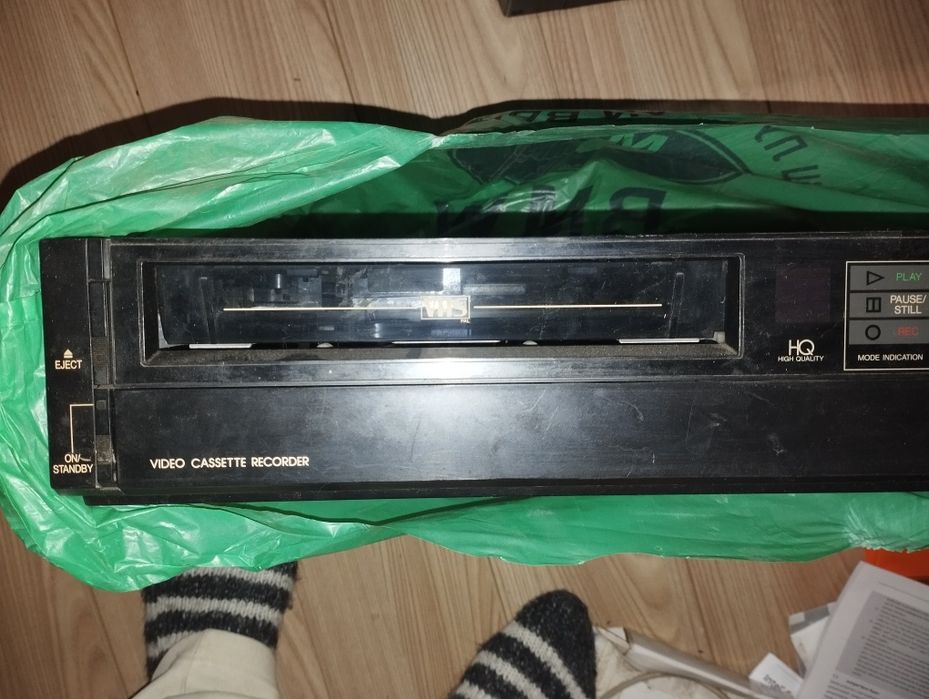 Відеомагнітофон TOSHIBA V-83CZ