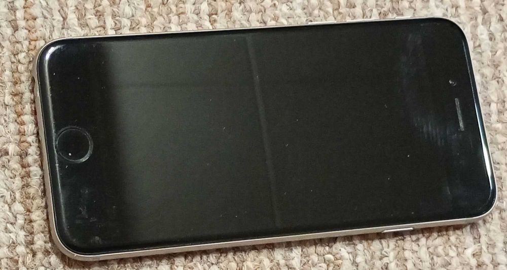 Продам iPhone 6, модель A 1586