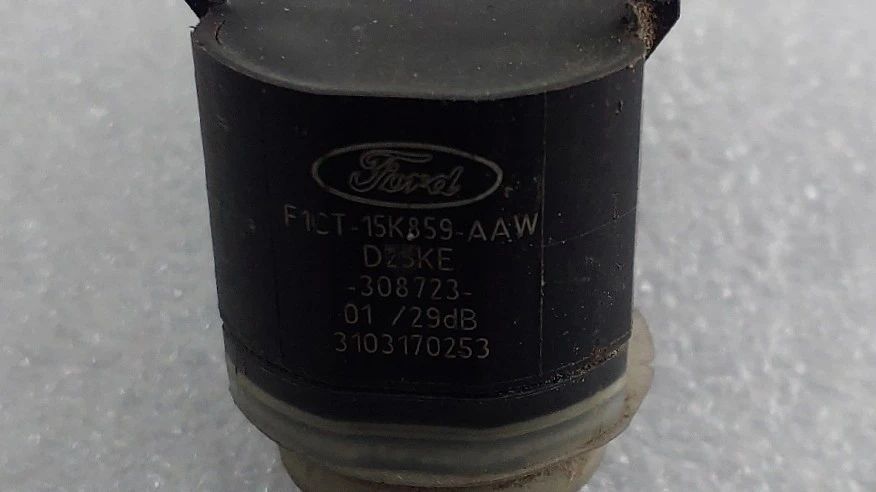 Sensor de estacionamento trás FORD Focus III