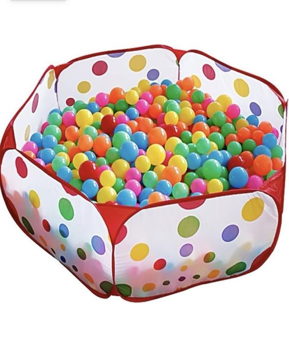 Mini cozinha e Bolsa com bolas de plastico