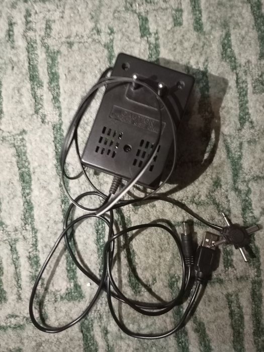 Адаптер питания.