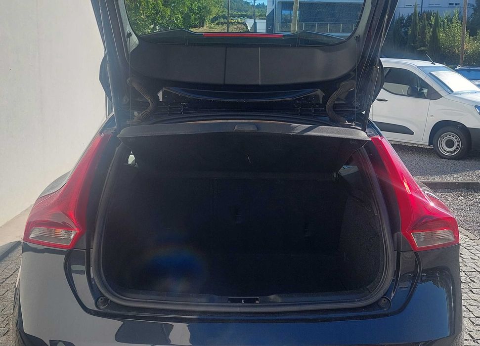 Volvo V40 1.6 D2 Momentum- 2014
