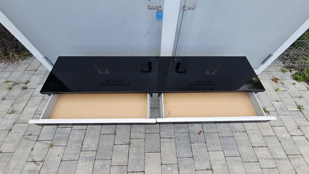 Biurko konsola IKEA Besta Burs czarny lakier połysk