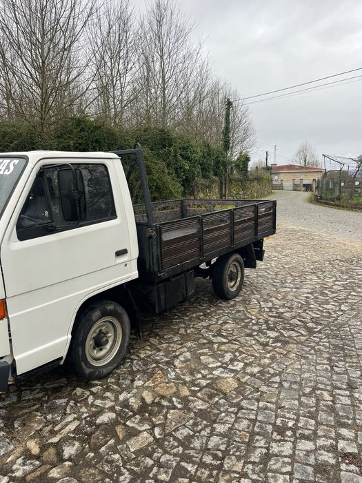 Carrinha Isuzu NKR