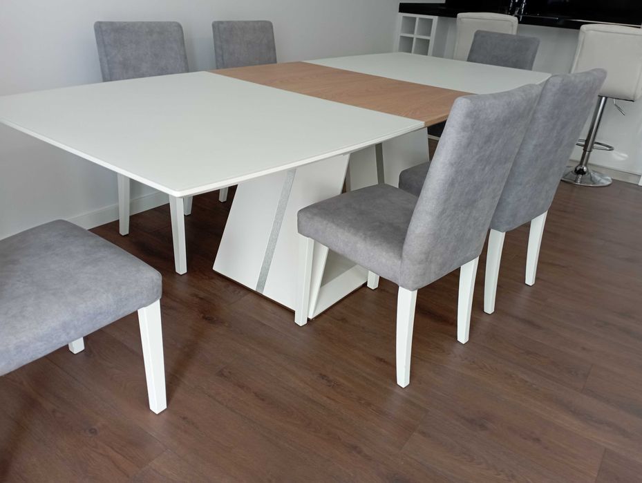 Vendo Mesa de sala e cadeiras