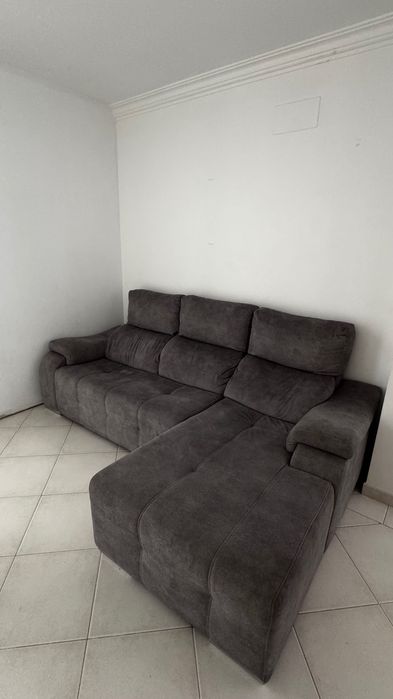 Sofá com chaise longue