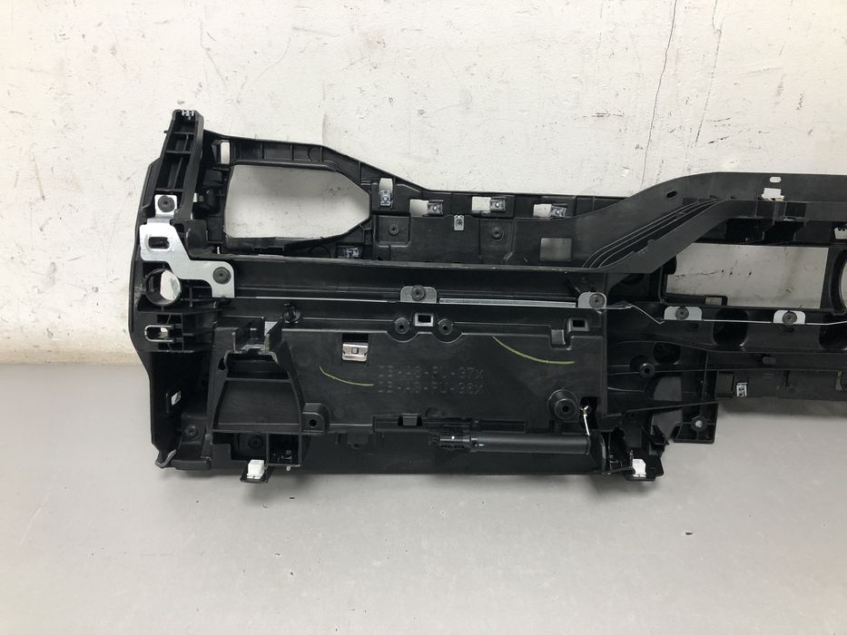 Панель приладів нижня частина BMW i5 G61 2023-