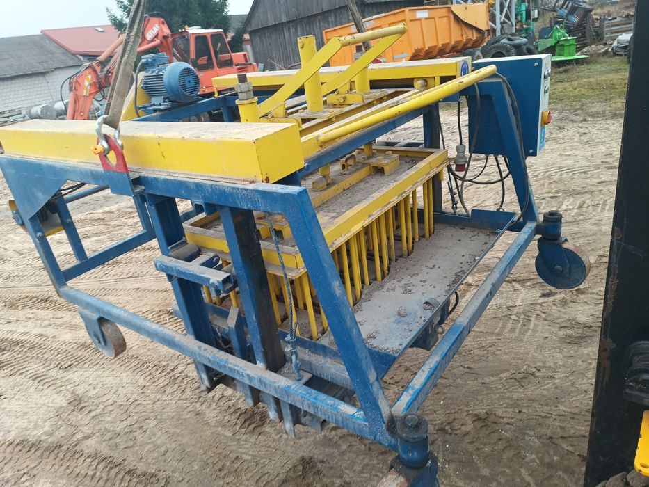 pustaczarka krocząca wibroprasa