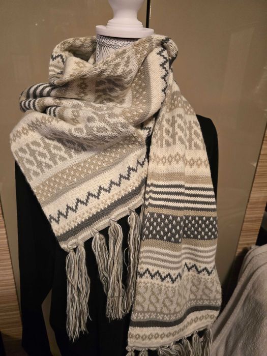 Długi Szalik H&M. Nowy