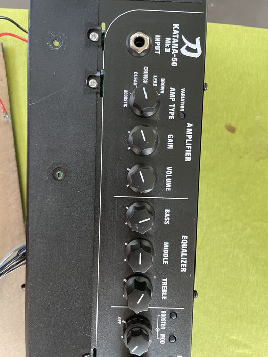 Boss Catana II amplificador com avaria