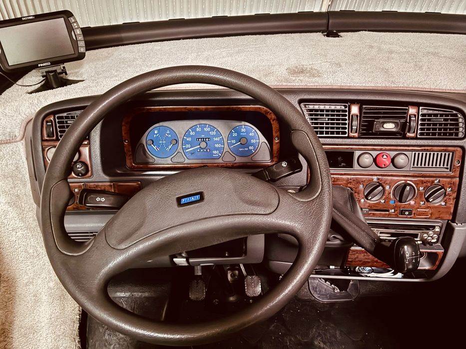 Autocaravana integral Hymer b524