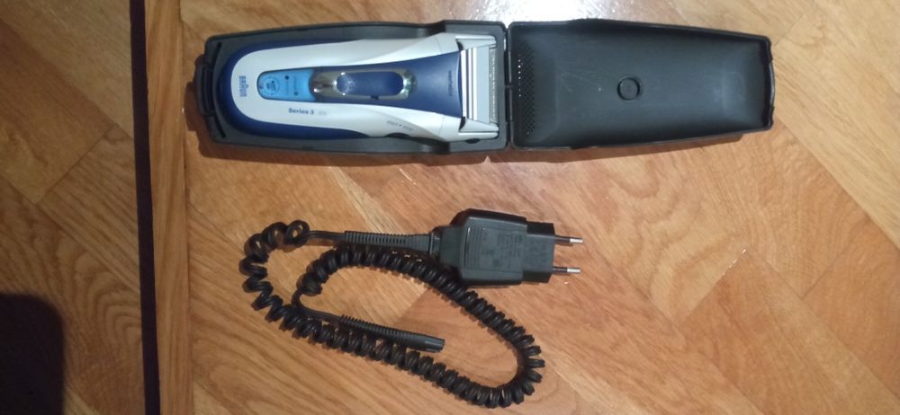 Електробритва Braun Series 3 370.