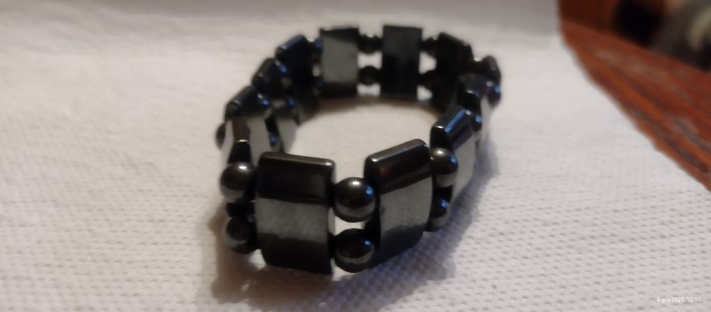 Magiczna i elegancka bransoletka bez względu na płeć.