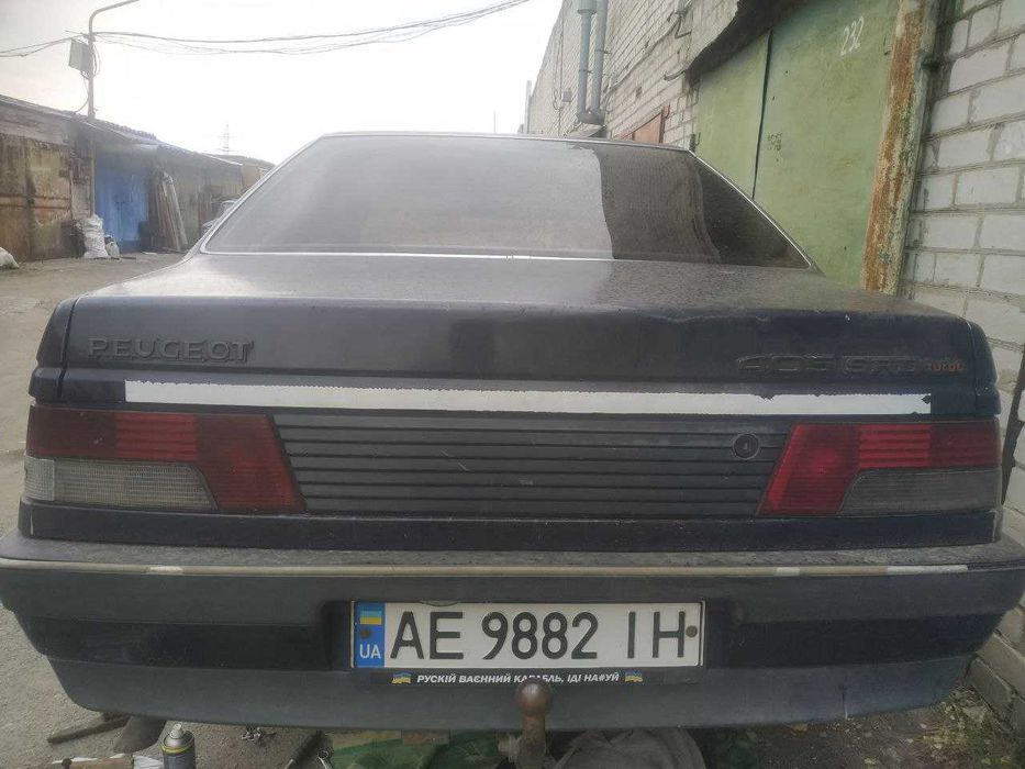 Задняя планка Бленда между фонарями Peugeot 405 Пежо 405