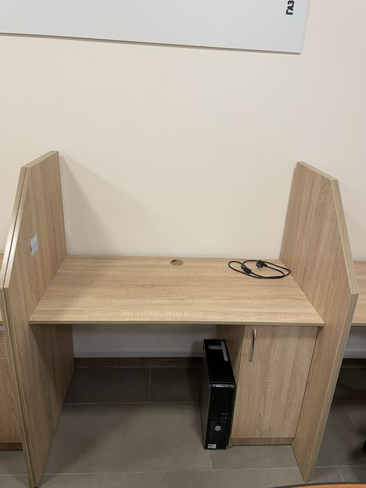 Столи з перегородками