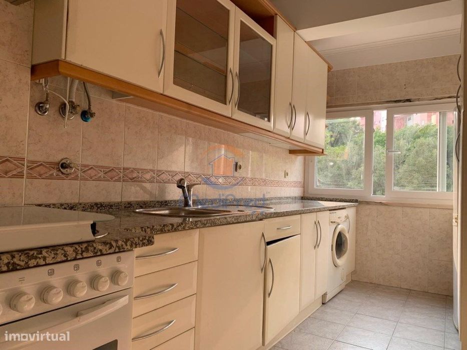 Arrendamento | Apartamento T2 remodelado em Odivelas