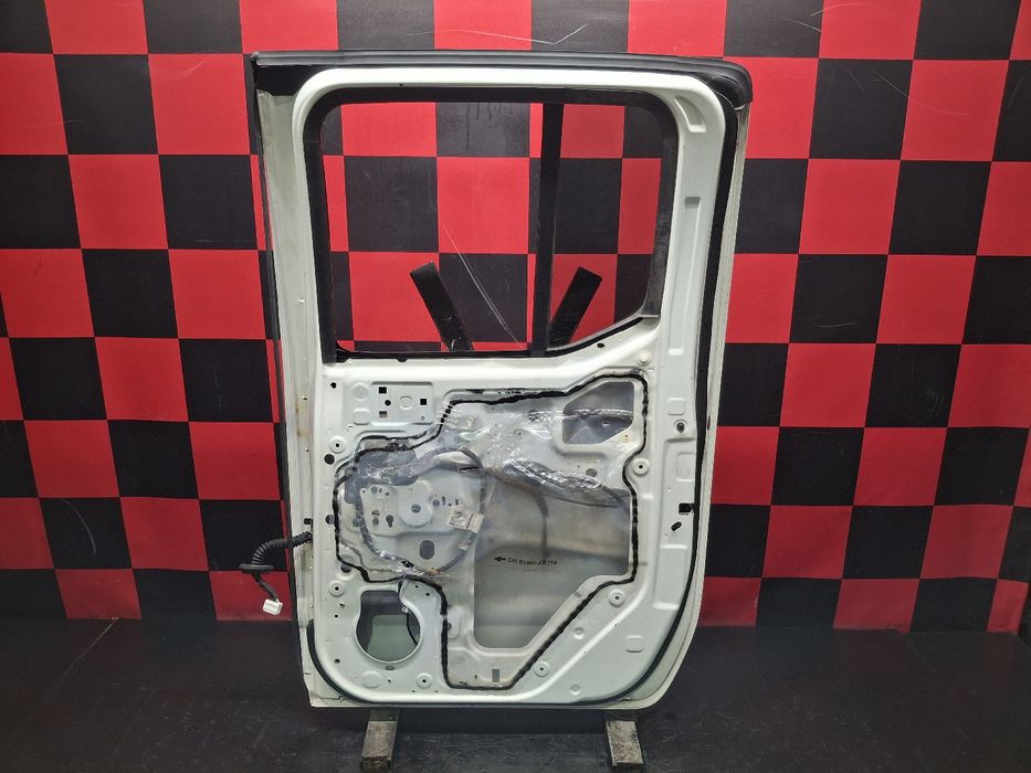 Porta trás direita NISSAN NP300 Navara Pick Up Chassis (D40)