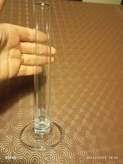 Jarra, solitária em vidro