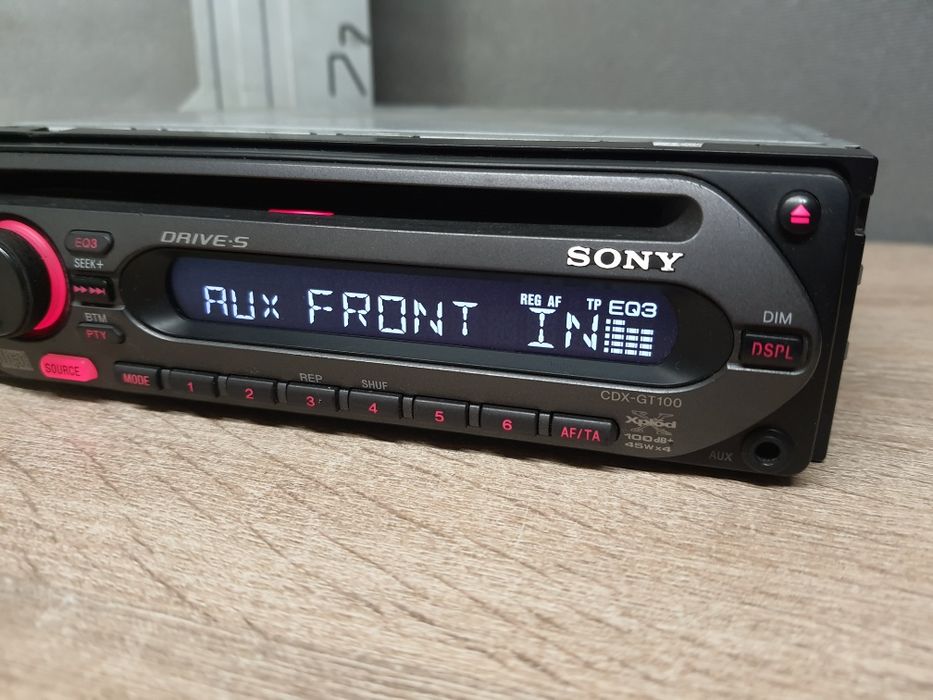 Radio samochodowe SONY CD MP3 AUX CDX-GT100 4x45W podś. Czerwone Audi