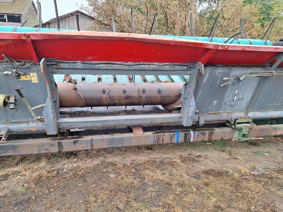 Продам жатку до комбайна массей фергюсон разом з ліфтерами