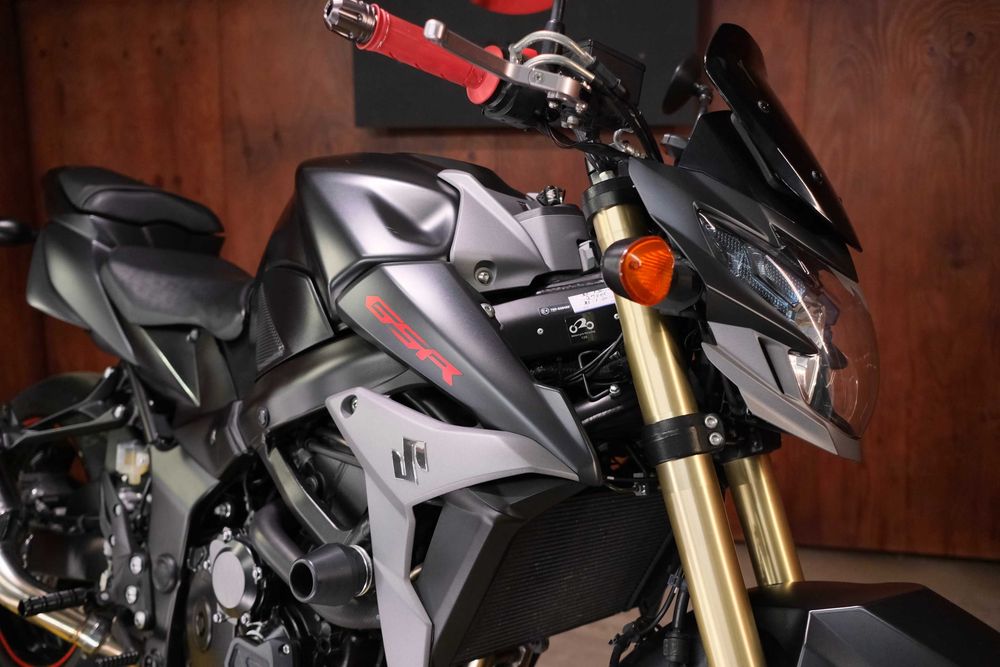 Suzuki GSR750 із Японії