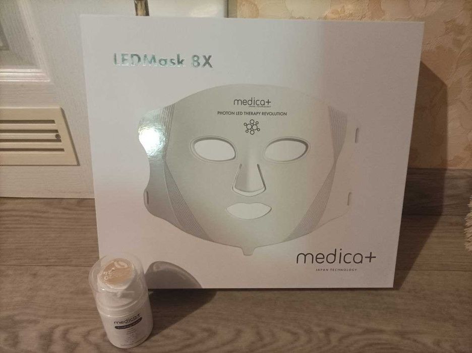 LED-маска для світлотерапії MEDICA+ LEDMask 8X