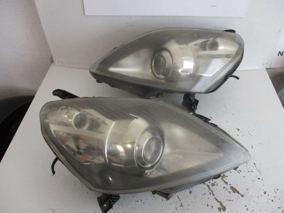 Farol Optica Opel Zafira B 2010 xenon