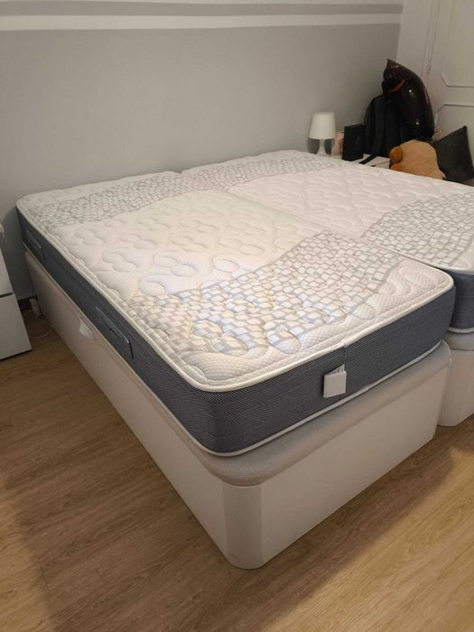Cama solteiro com arrumação