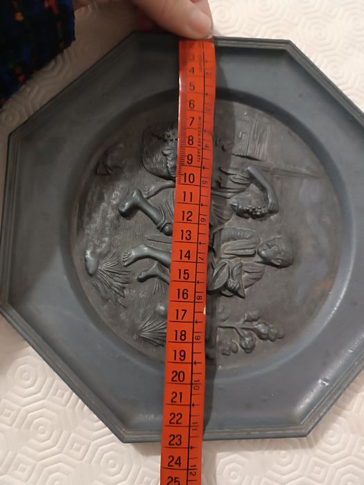 Prato de Parede Decorativo. Antigo. 23 cm