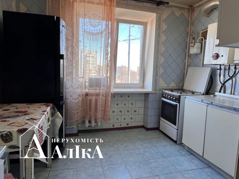 Продам 4-кімнатну квартиру з гарним плануванням!