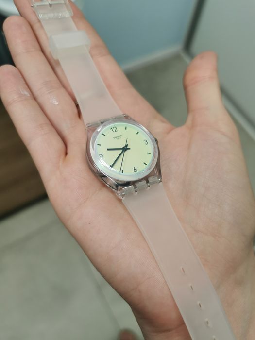 Zegarek swatch gent unisex opalizująca tarcza zmienia kolor