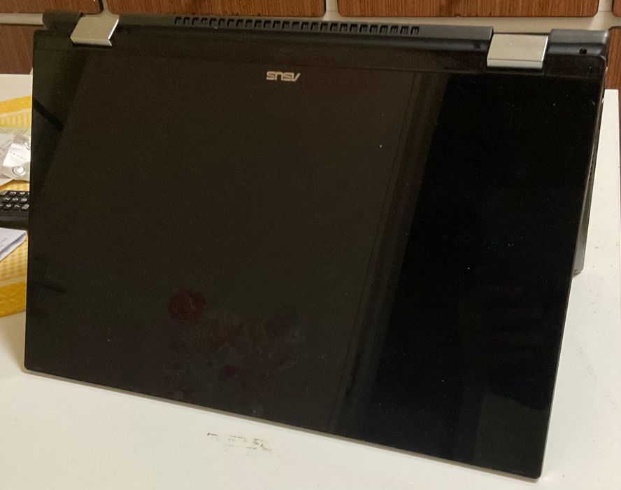 Portátil ASUS ZenBook i7-1165G7 16GB 256Gb ssd GTX1650 Max Q – Touch 15.6”