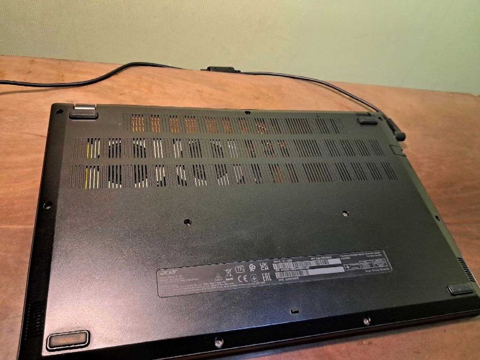 Acer Nitro V15-51/RTX 4050/i5-13420H 16 GB/SSD 512 GB