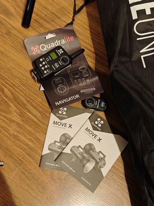 Zestaw oświetlenia studyjnego Quadralite Move 300 + softboxy + statywy