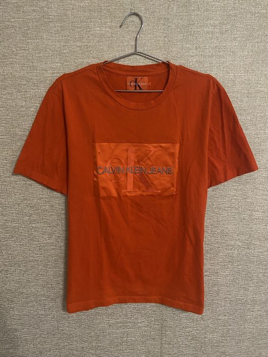 Футболка Calvin Klein size L , стан як новий , оригінал