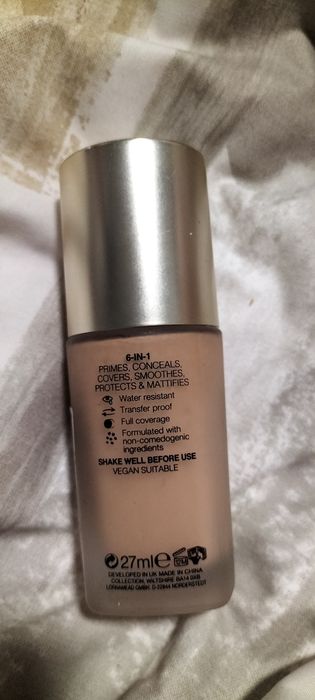 Podkład pod makijaż kryjący,spf.30. Matte nr.11, Collect.Lastin Perfec