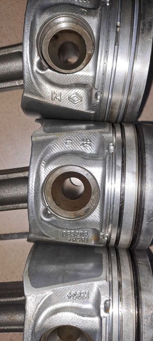 Шатун з поршнем 085209 Opel movano renault master 2.3 dci g9t