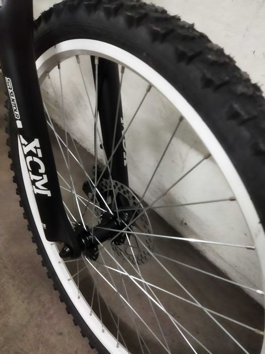 Bicicleta nova travão disco pó